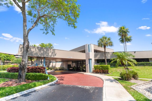 1001 Colony Point Circle, Pembroke Pines, FL 33026