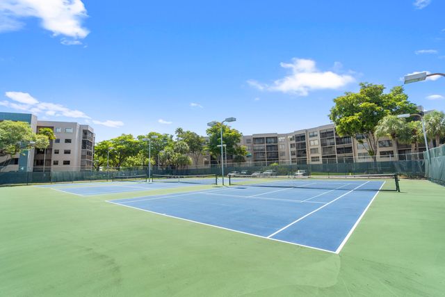 1001 Colony Point Circle, Pembroke Pines, FL 33026