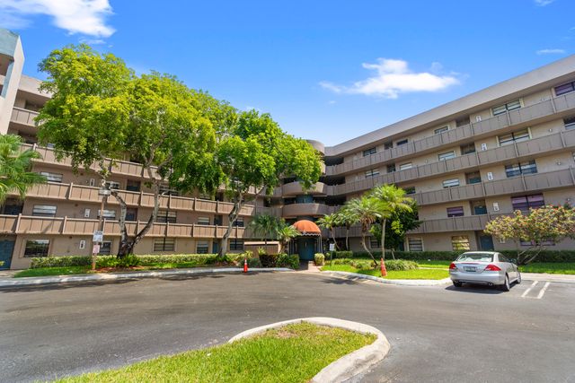 1001 Colony Point Circle, Pembroke Pines, FL 33026