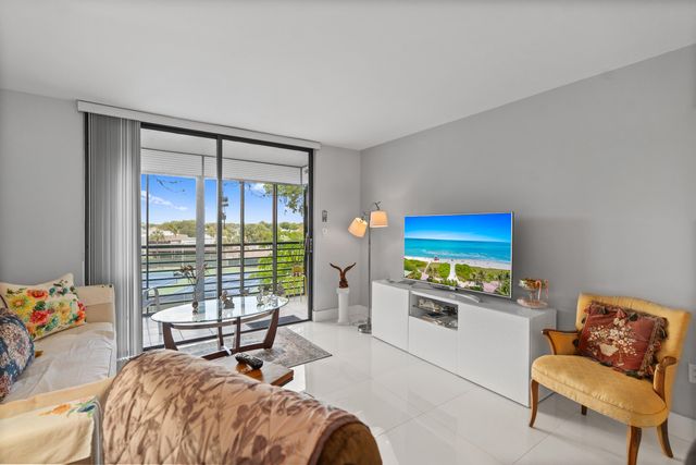 1001 Colony Point Circle, Pembroke Pines, FL 33026