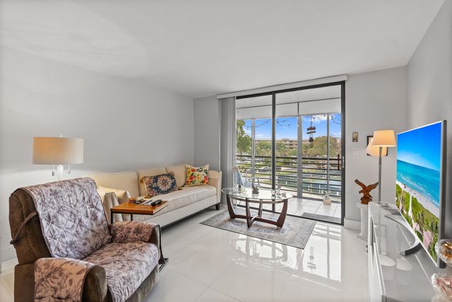 1001 Colony Point Circle, Pembroke Pines, FL 33026