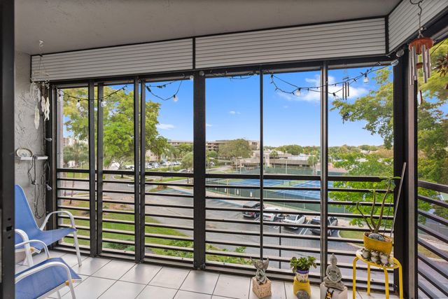 1001 Colony Point Circle, Pembroke Pines, FL 33026