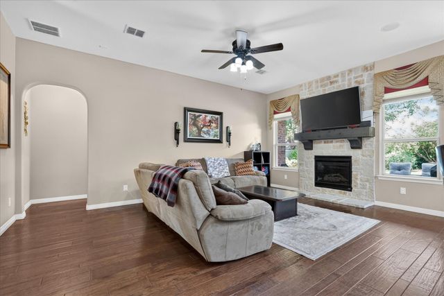 707 Southwind Drive, Arlington, TX 76002