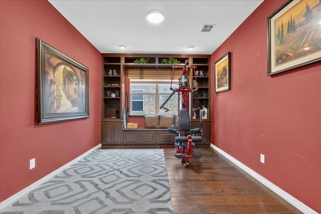707 Southwind Drive, Arlington, TX 76002