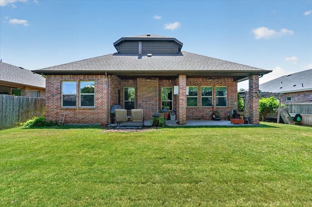 707 Southwind Drive, Arlington, TX 76002