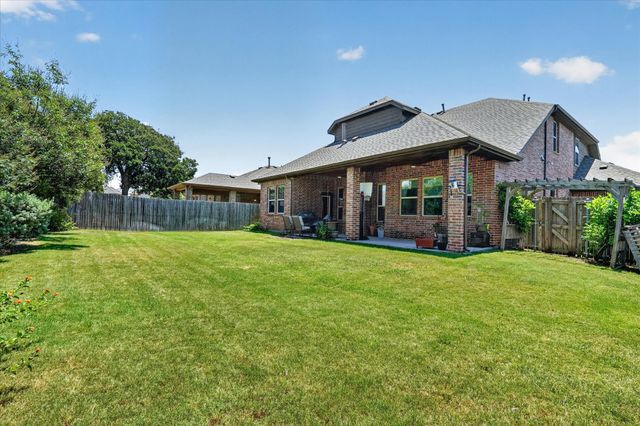 707 Southwind Drive, Arlington, TX 76002