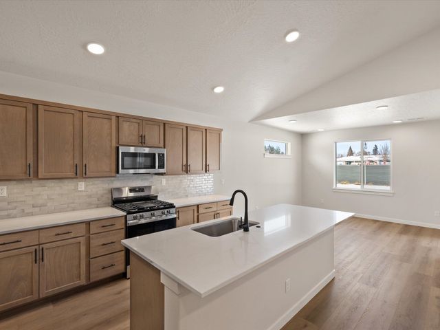 6797 S Walnut St, Spokane, WA 99224