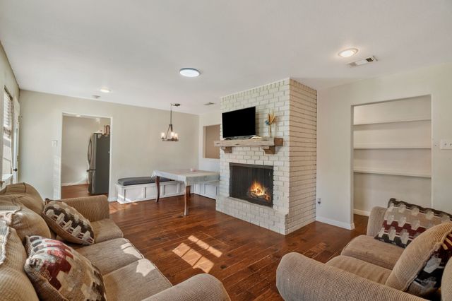 2320 Meadow Lark, Irving, TX 75060