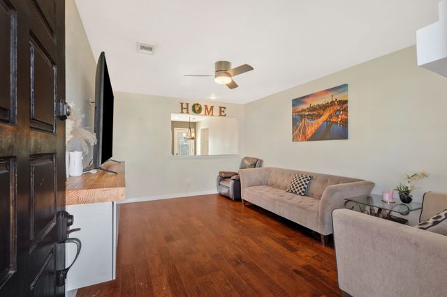 2320 Meadow Lark, Irving, TX 75060