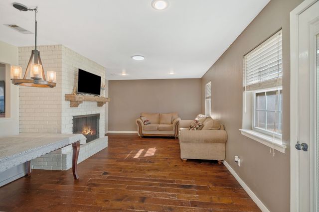 2320 Meadow Lark, Irving, TX 75060