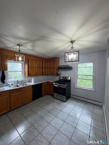 50 Crest Street, New London, CT 06320