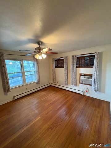 50 Crest Street, New London, CT 06320