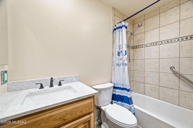2427 S Orchard View Drive, Green Valley, AZ 85614