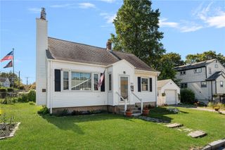 155 Evarts Street, Newport, RI 02840