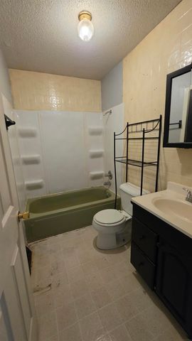1030 Gilbert, Waterloo, IA 50707