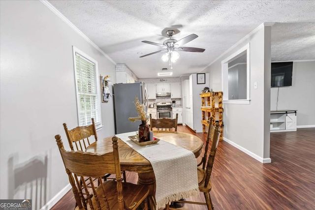 16 Hardin Drive SE, Silver Creek, GA 30173