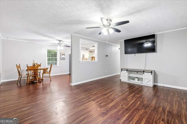 16 Hardin Drive SE, Silver Creek, GA 30173