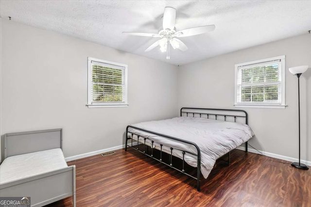 16 Hardin Drive SE, Silver Creek, GA 30173