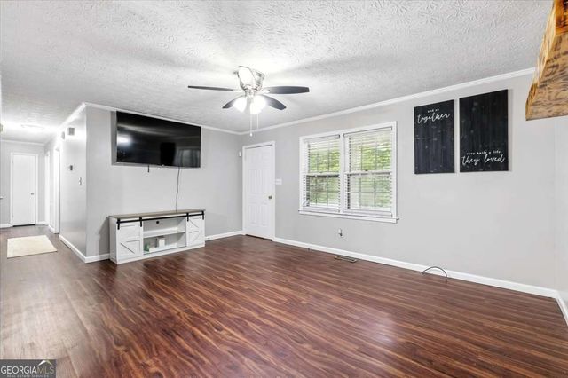 16 Hardin Drive SE, Silver Creek, GA 30173