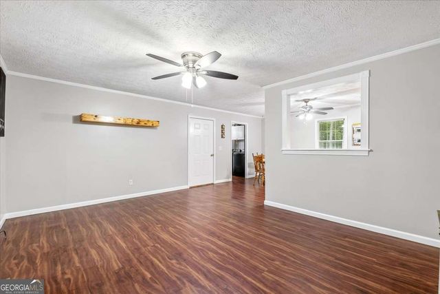 16 Hardin Drive SE, Silver Creek, GA 30173