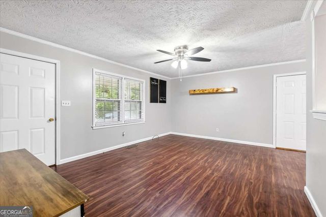 16 Hardin Drive SE, Silver Creek, GA 30173