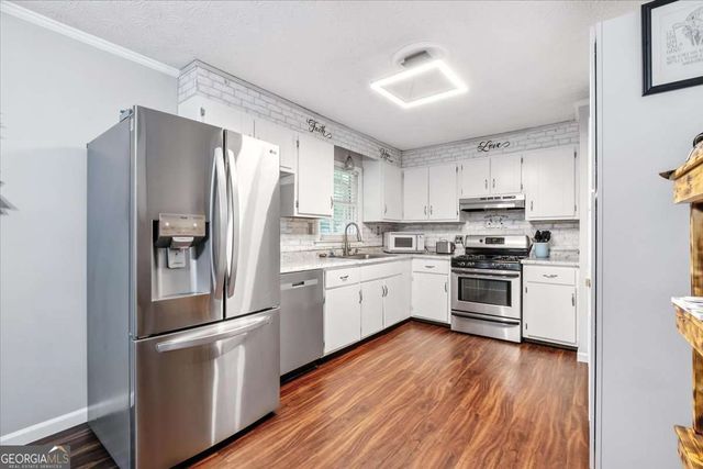 16 Hardin Drive SE, Silver Creek, GA 30173