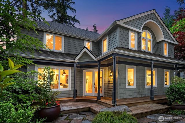 2038 9th Street W, Kirkland, WA 98033