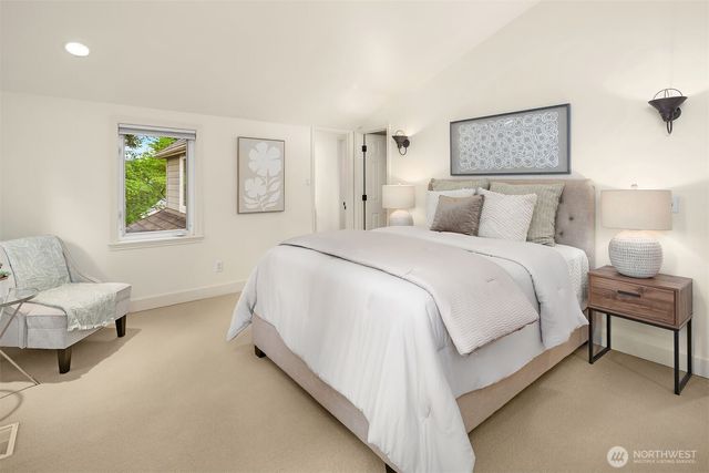 2038 9th Street W, Kirkland, WA 98033