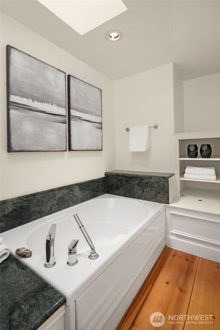 2038 9th Street W, Kirkland, WA 98033