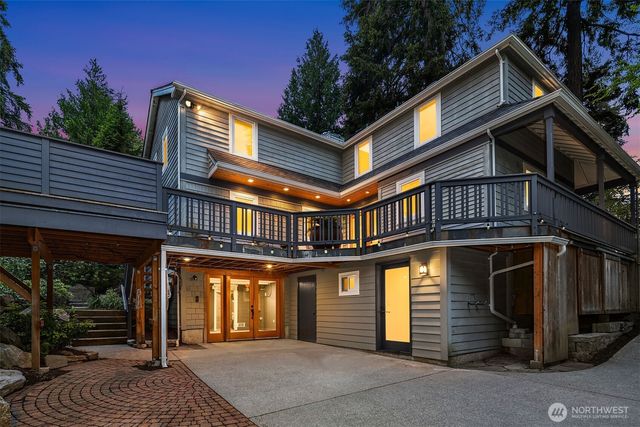 2038 9th Street W, Kirkland, WA 98033