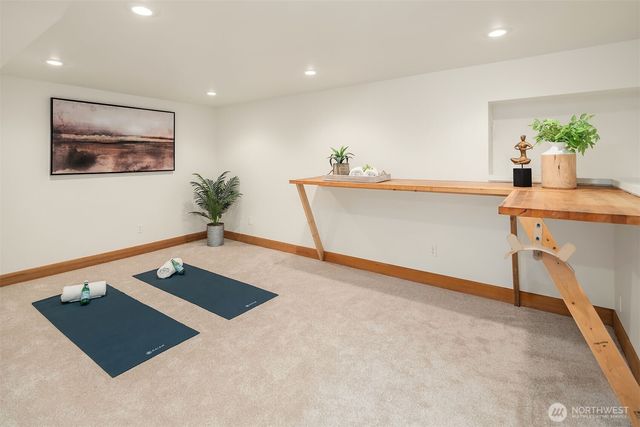 2038 9th Street W, Kirkland, WA 98033