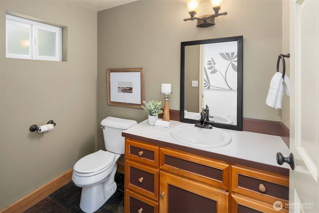 2038 9th Street W, Kirkland, WA 98033