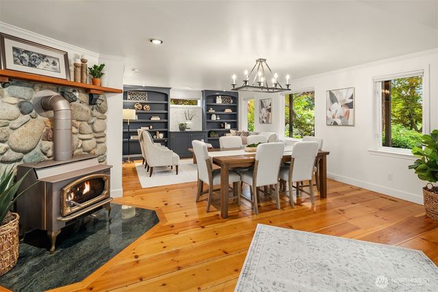 2038 9th Street W, Kirkland, WA 98033