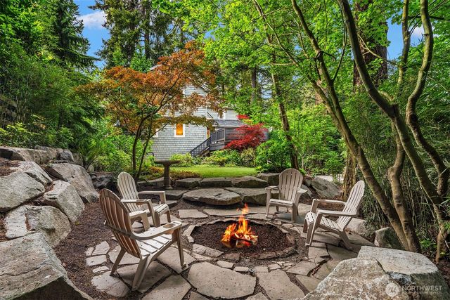 2038 9th Street W, Kirkland, WA 98033