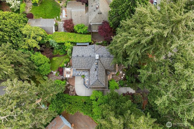 2038 9th Street W, Kirkland, WA 98033