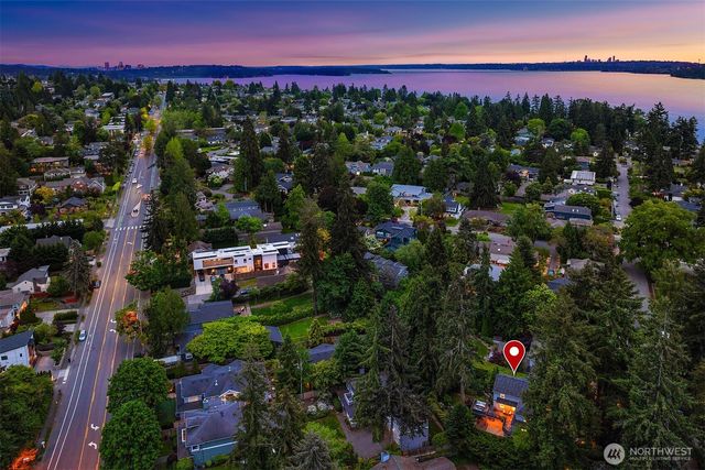 2038 9th Street W, Kirkland, WA 98033