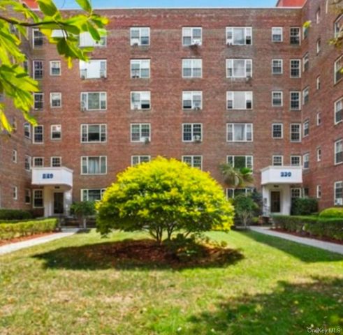 210 Pelham Road 1L, New Rochelle, NY 10805