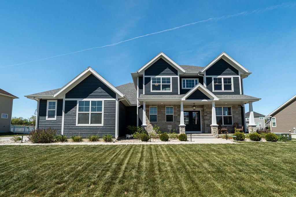 7852 Preserve PARKWAY, Mequon, WI 53097