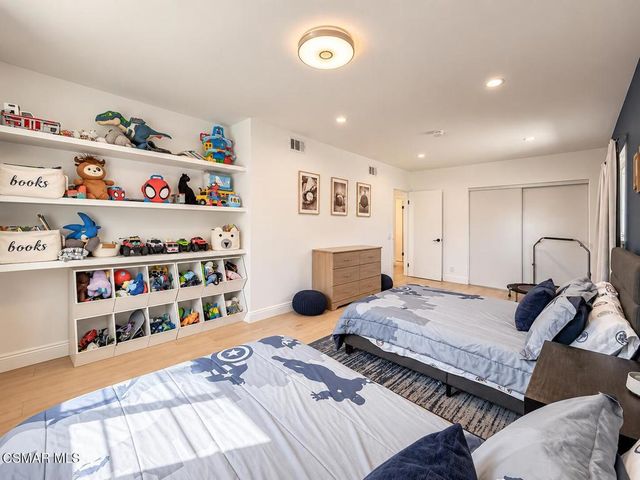 1143 Greenfield Street, Thousand Oaks, CA 91360