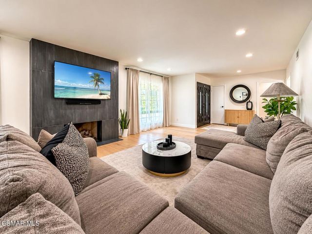 1143 Greenfield Street, Thousand Oaks, CA 91360
