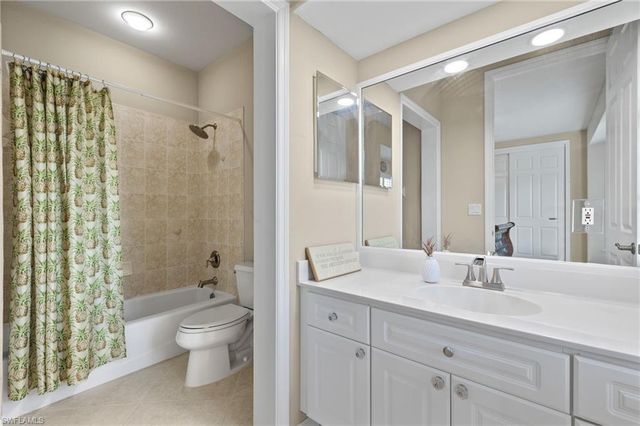 123 Barefoot CIR # 15, Bonita Springs, FL 34134
