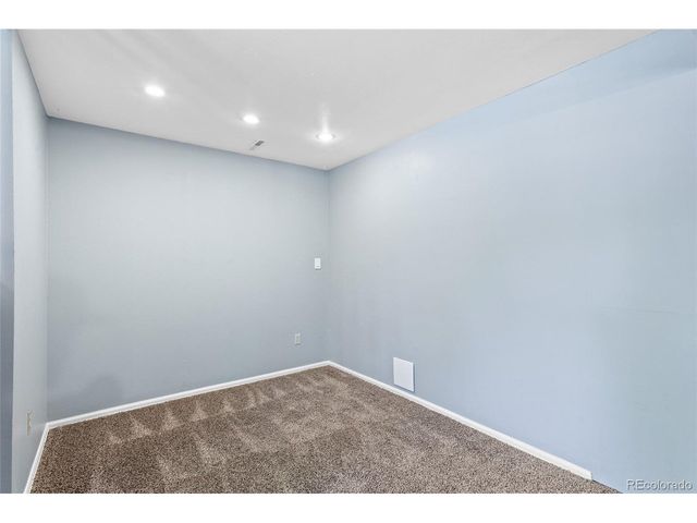 1495 S Biscay Ct, Aurora, CO 80017