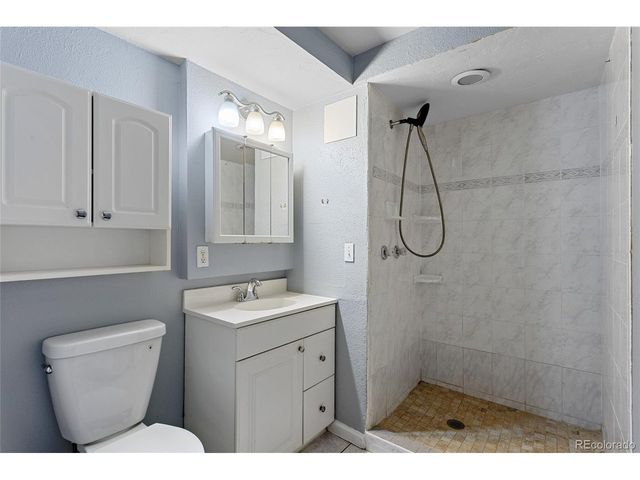 1495 S Biscay Ct, Aurora, CO 80017