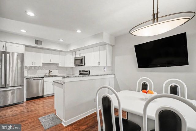 944 HEDGEROW CT, Blue Bell, PA 19422