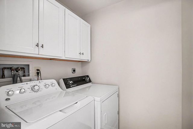944 HEDGEROW CT, Blue Bell, PA 19422