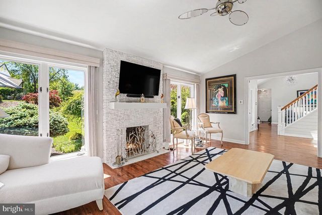 944 HEDGEROW CT, Blue Bell, PA 19422