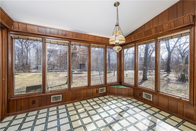 566 Black Walnut Drive, Greece, NY 14615