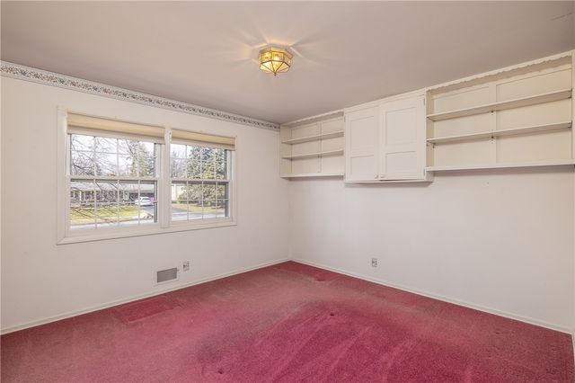 566 Black Walnut Drive, Greece, NY 14615