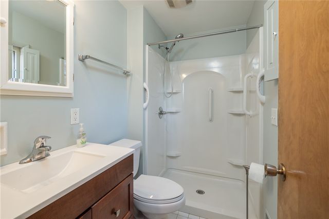 566 Black Walnut Drive, Greece, NY 14615