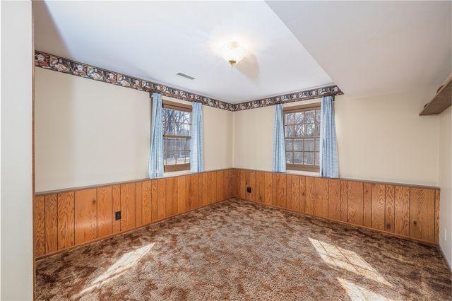 566 Black Walnut Drive, Greece, NY 14615